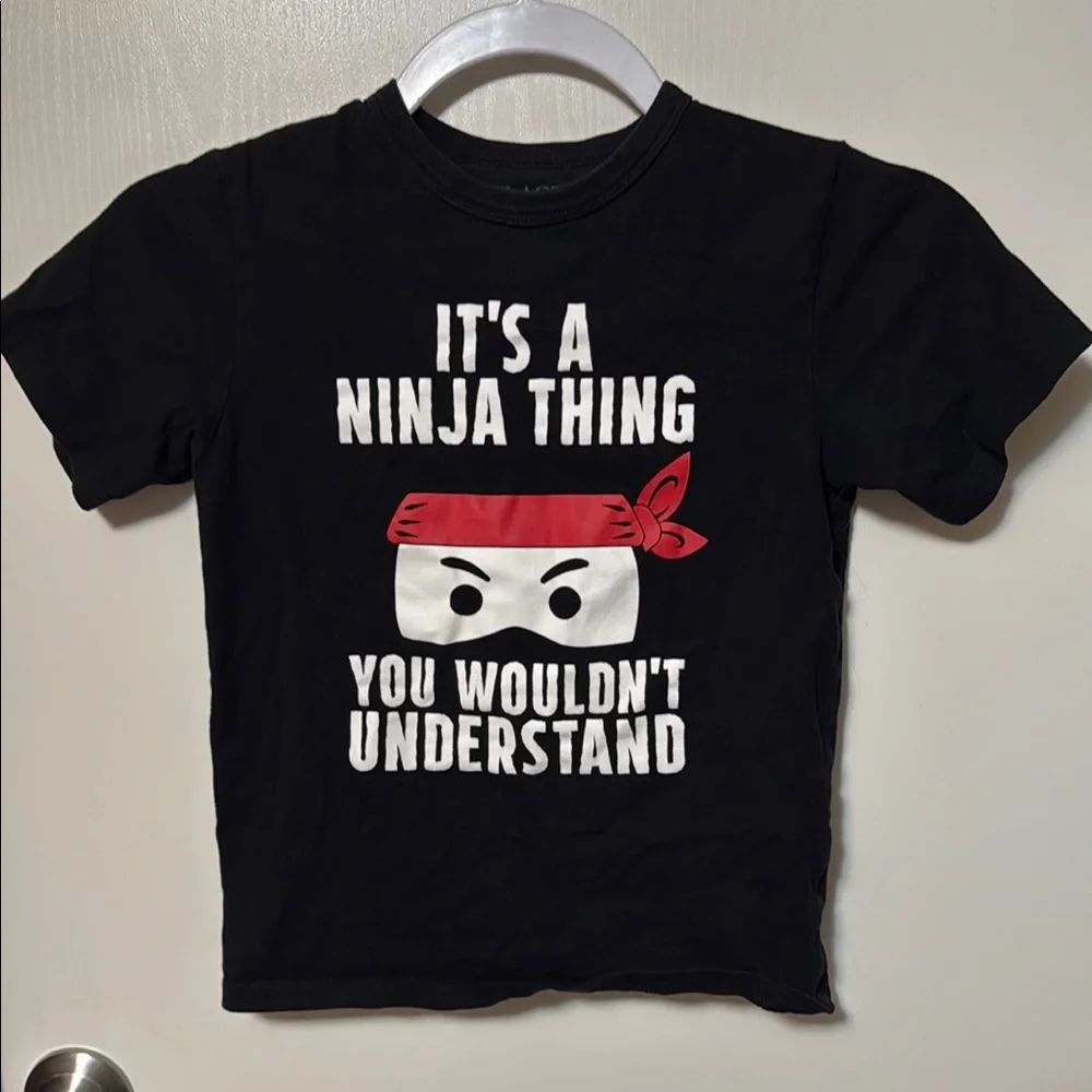 The Children’s Place Black Ninja Graphic T-Shirt Size S (5-6)